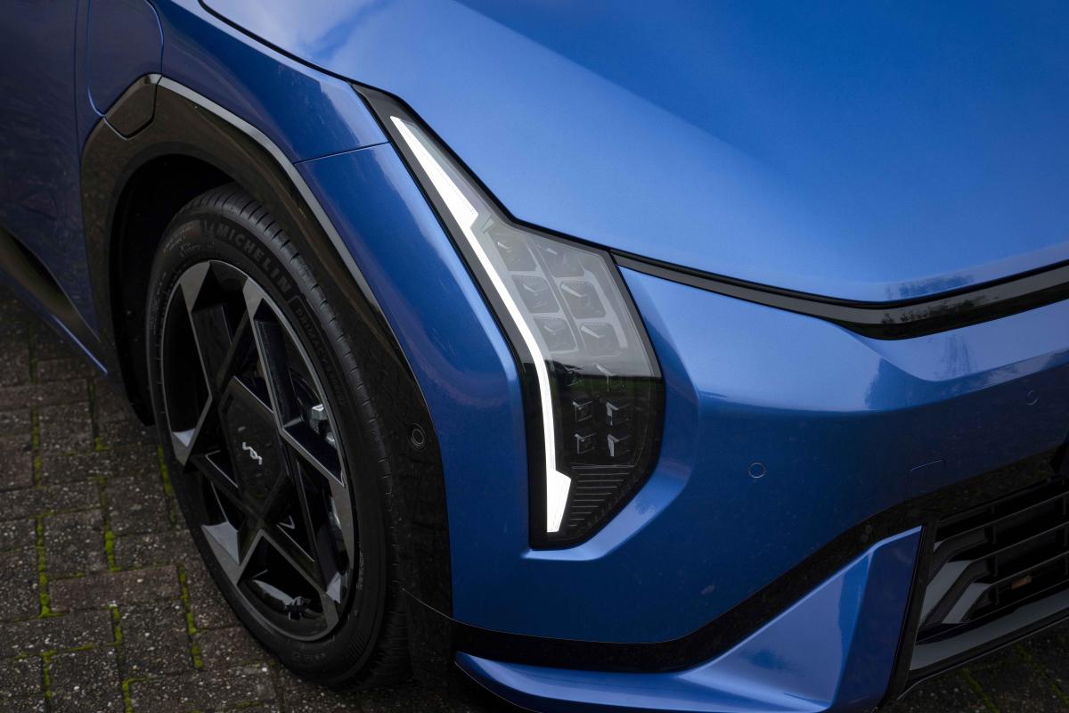 Kia EV4 hatchback exterior details
