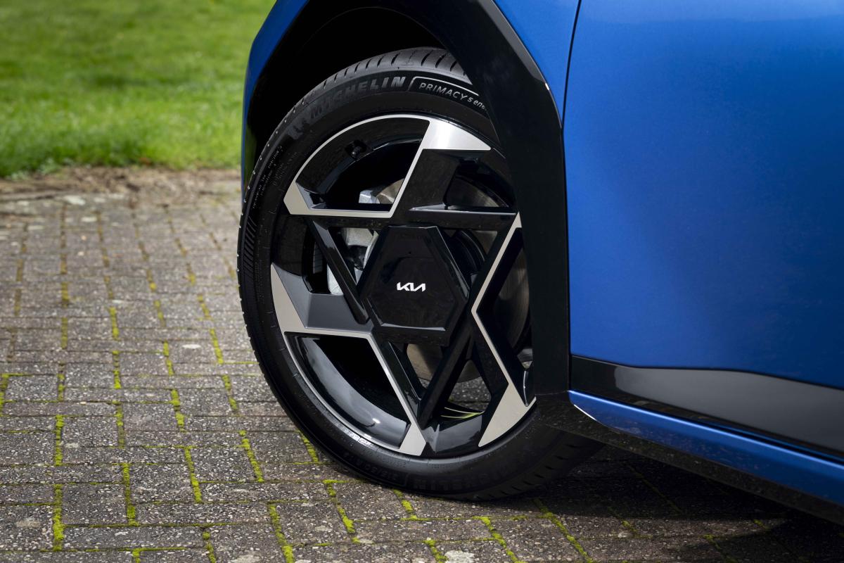 Kia EV4 hatchback exterior details
