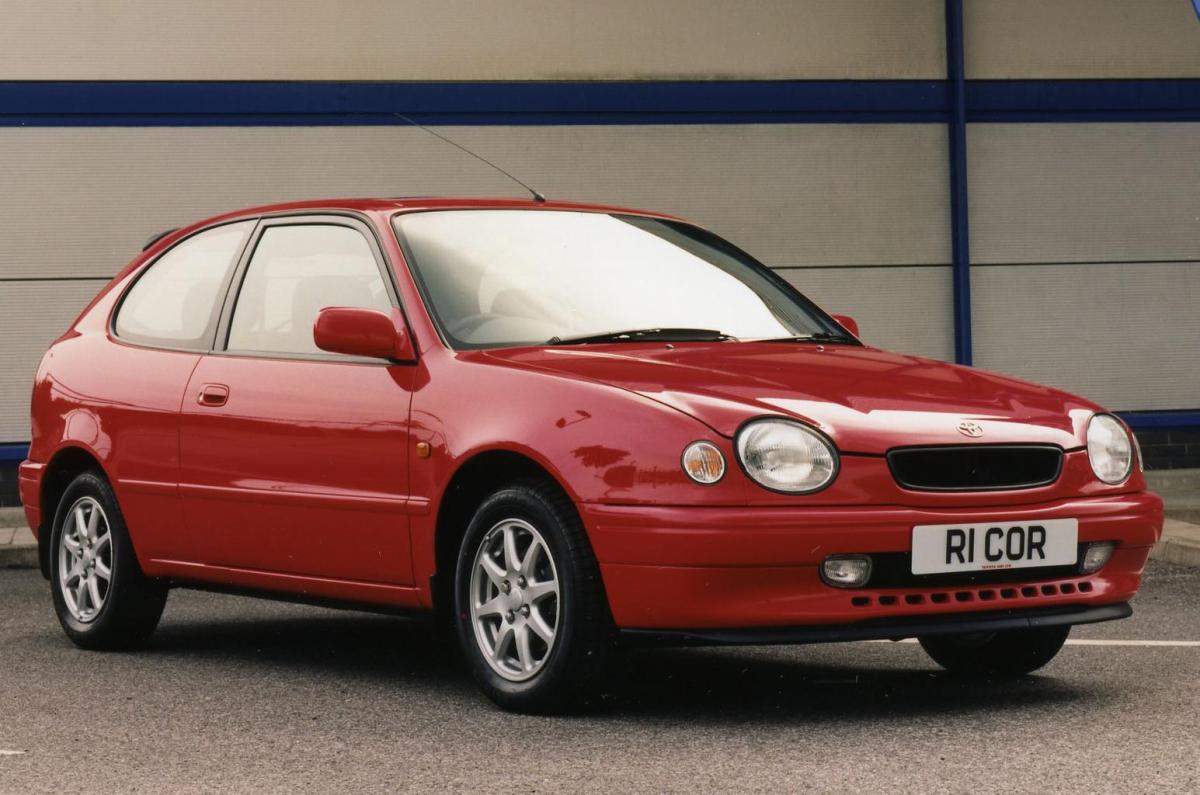 Toyota Corolla Hatchback (97 - 04)