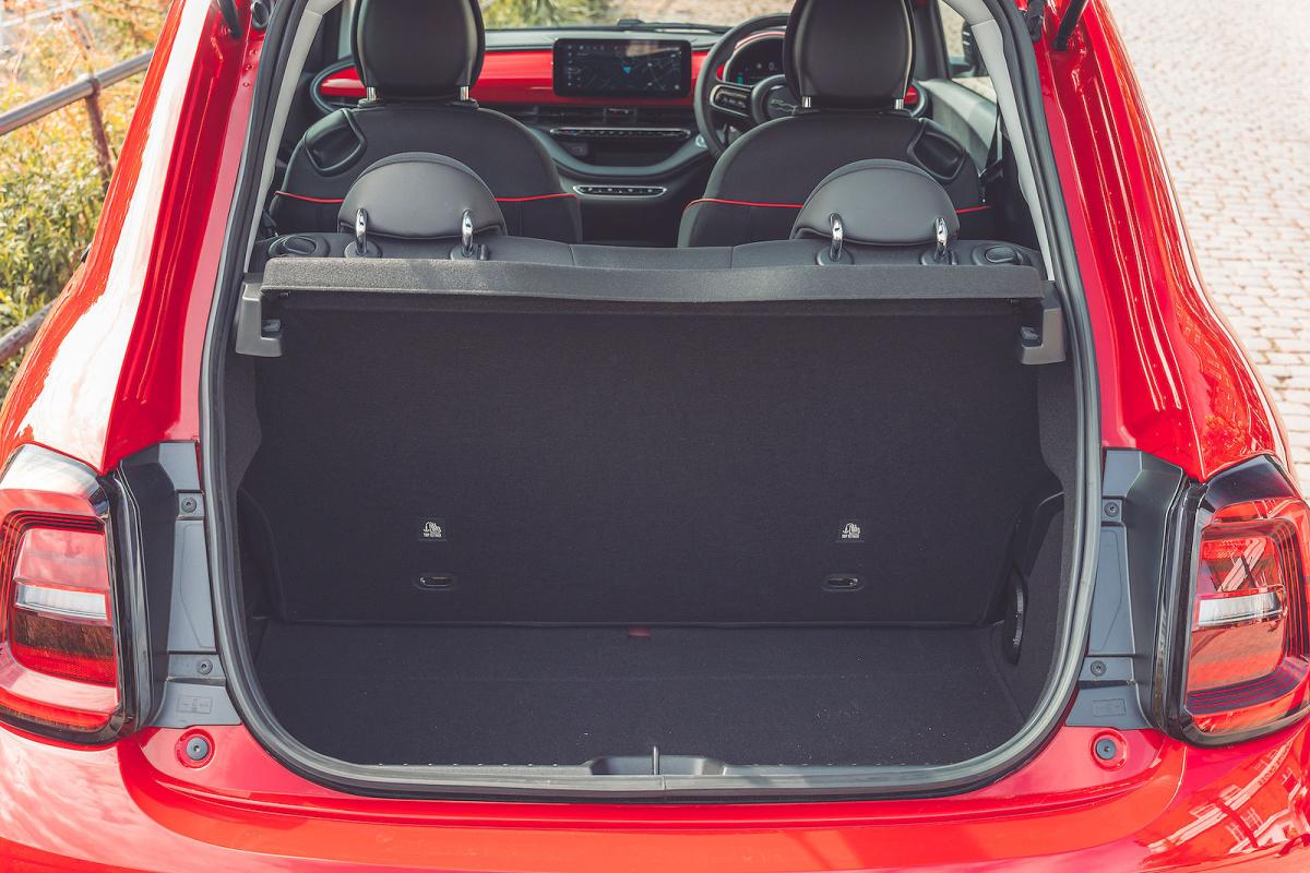 Fiat 500e boot