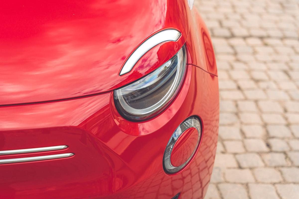 Fiat 500e headlights