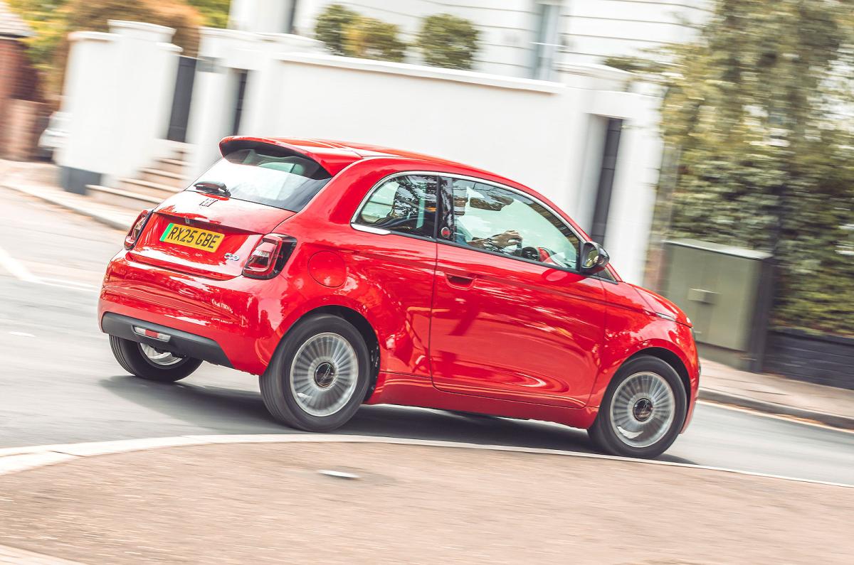 Fiat 500e rear right driving