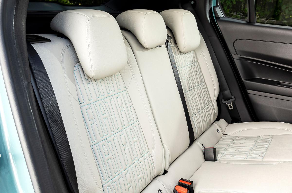 Fiat 600 back seats