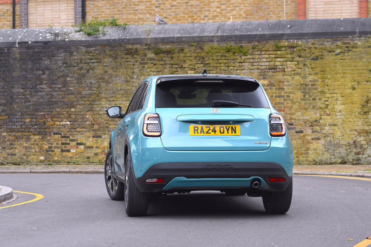 Fiat 600 rear cornering