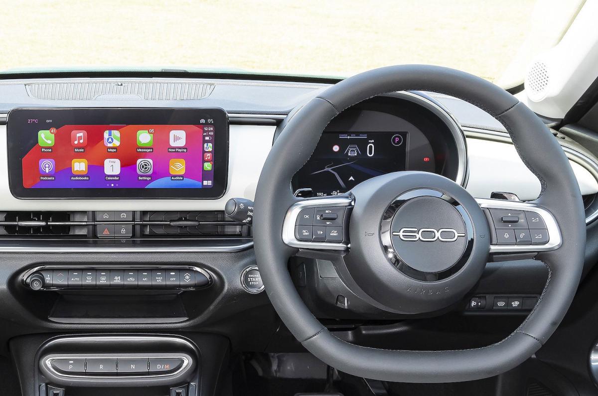 Fiat 600 steering wheel and screens