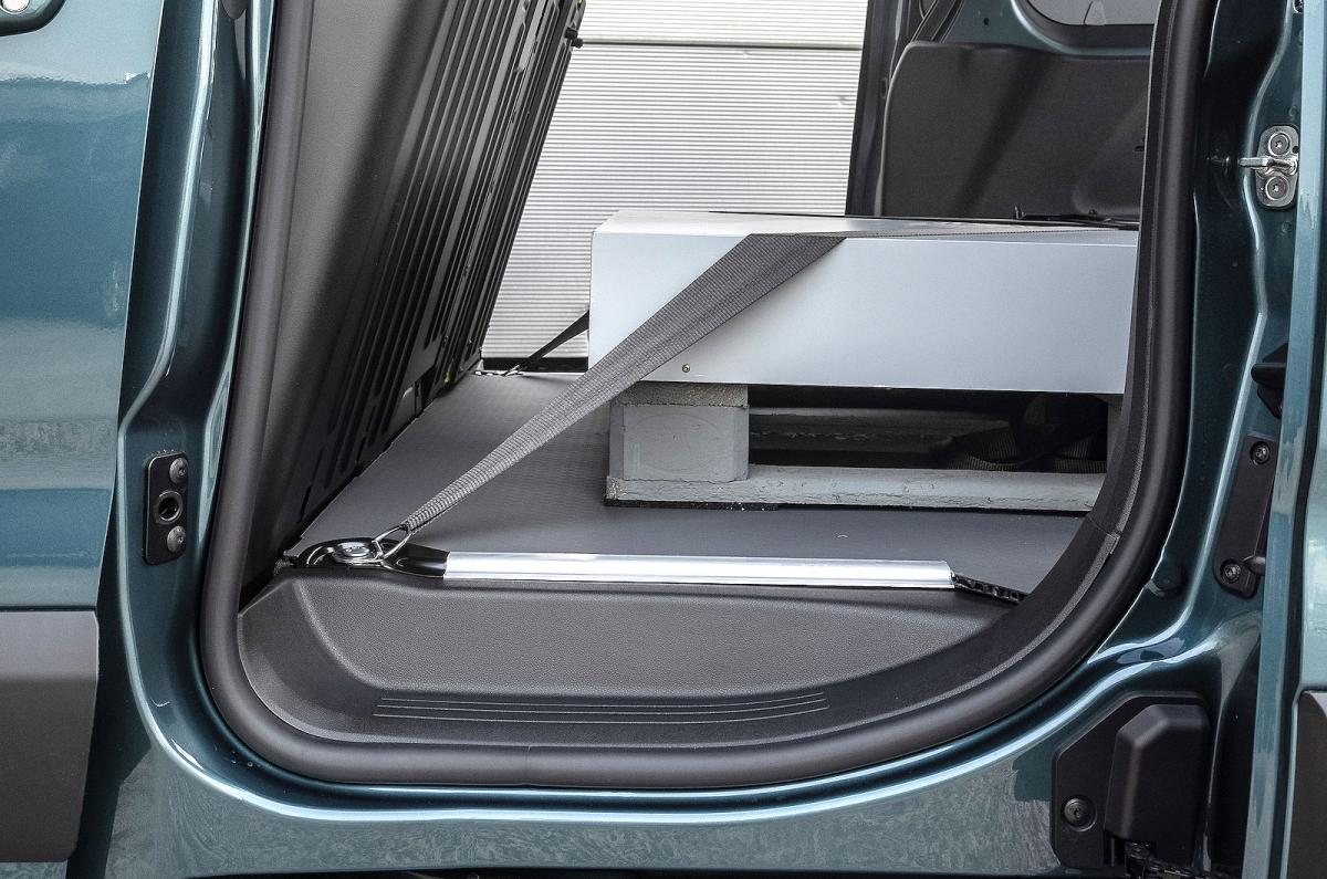 Fiat Doblo side access