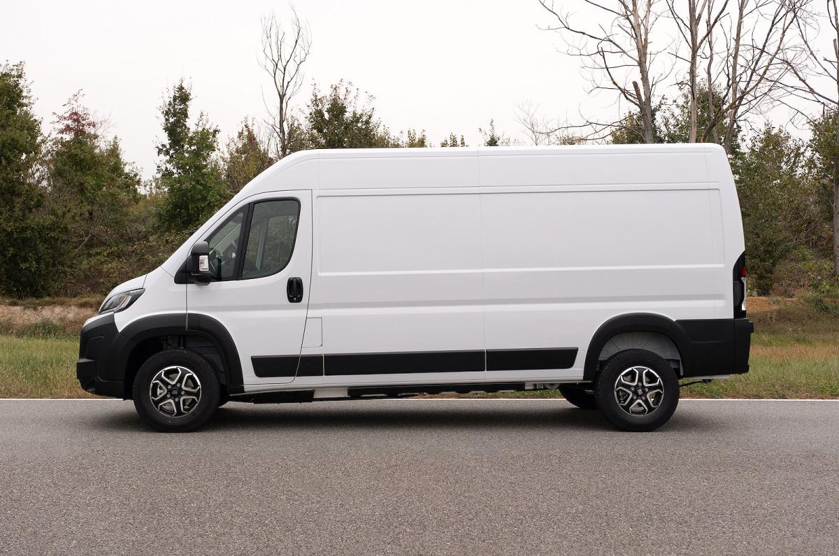 Fiat Ducato left static