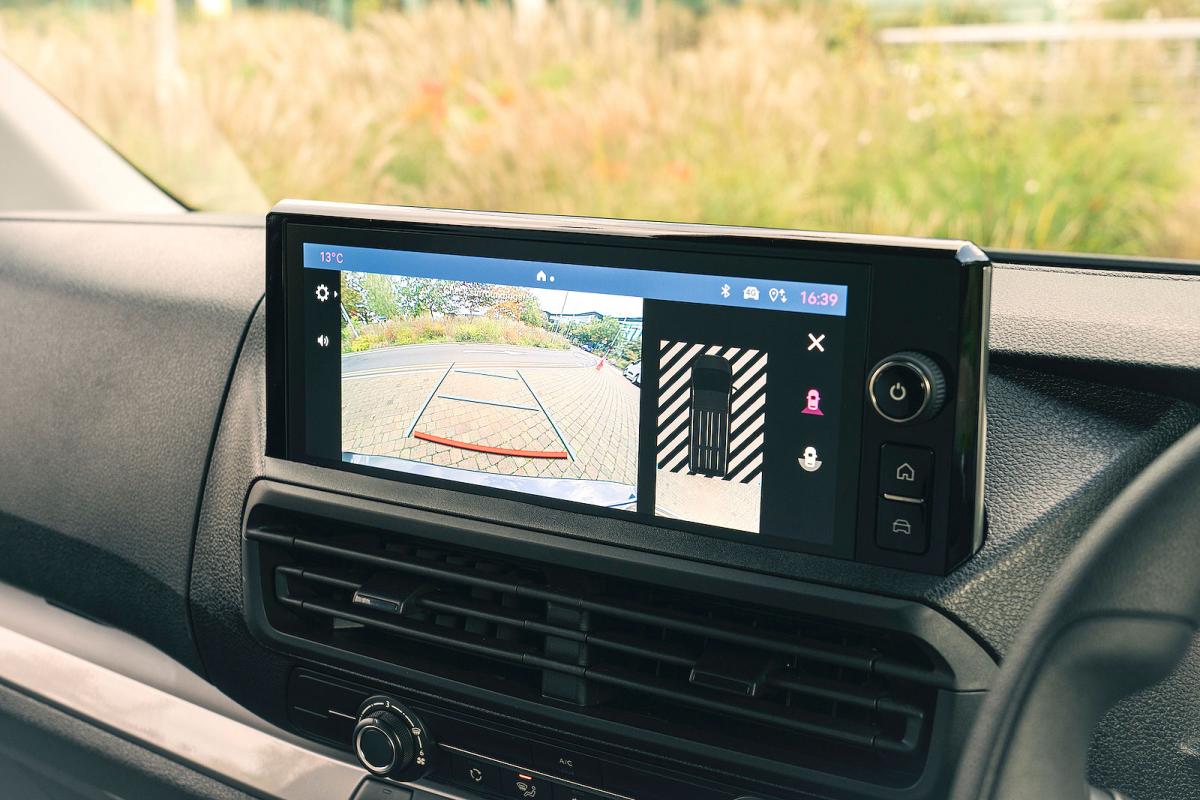 Fiat E-Scudo infotainment touchscreen