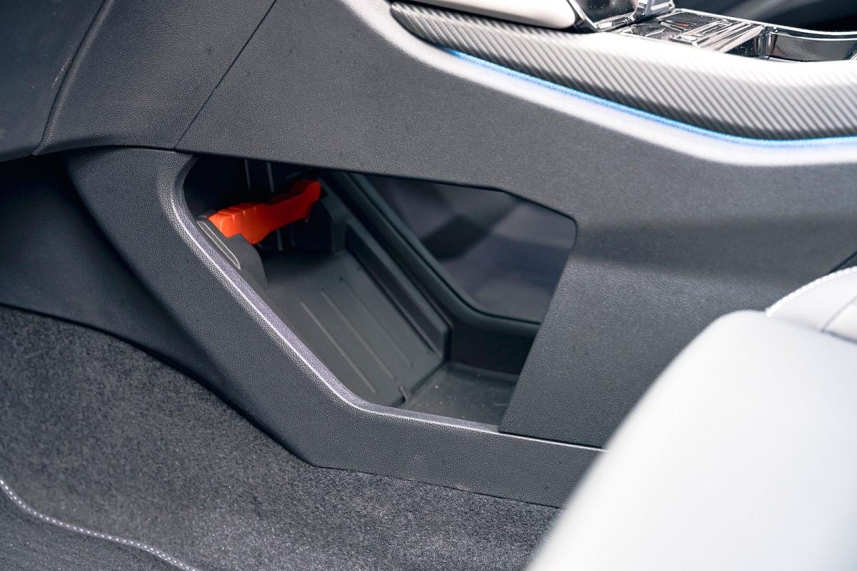Ford Explorer interior detail