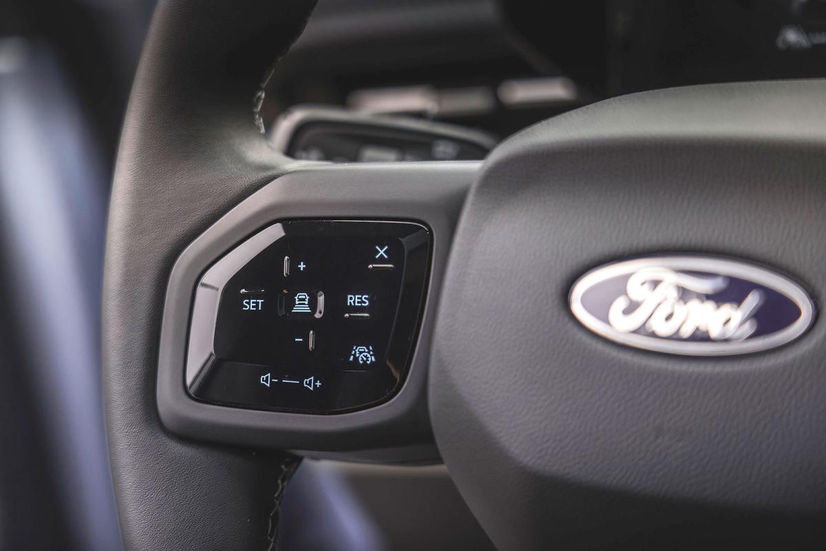 Ford Explorer steering wheel detail