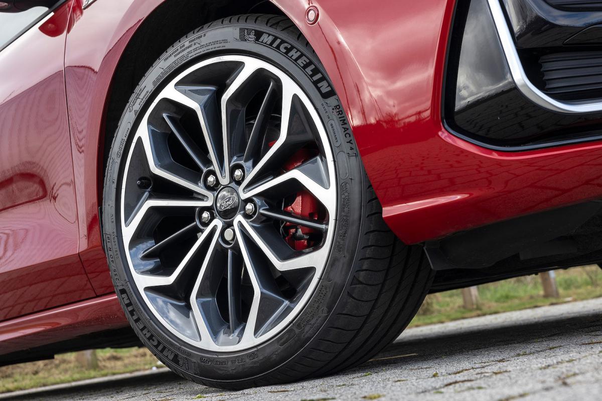 Ford Focus alloy wheel