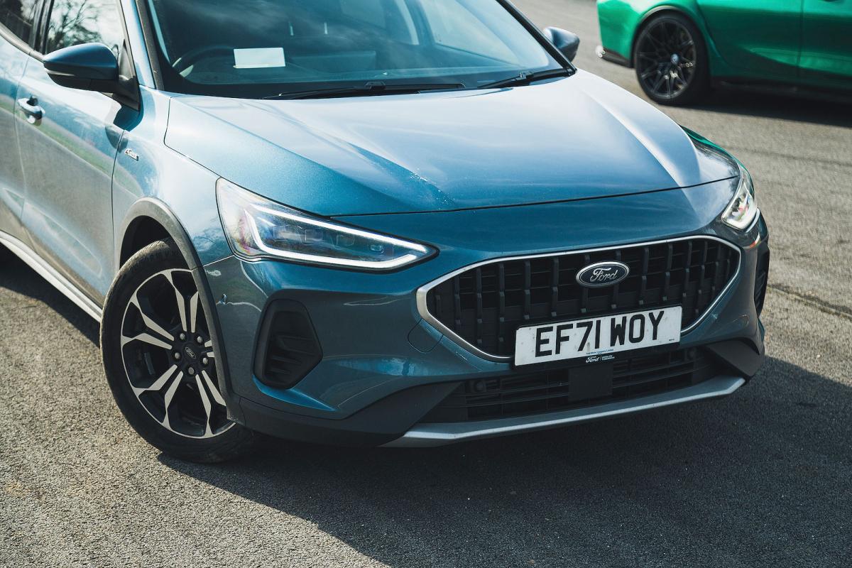 Ford Focus Estate front detail