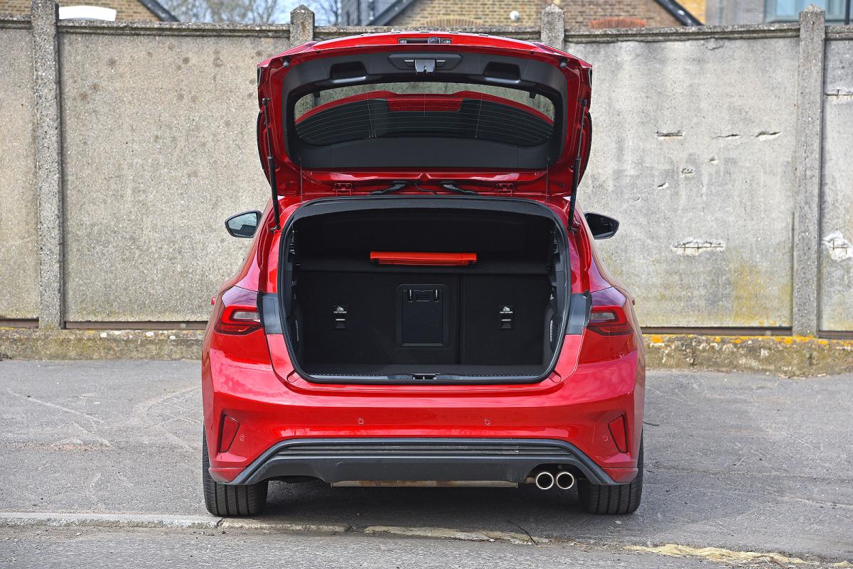 Ford Focus rear static boot open