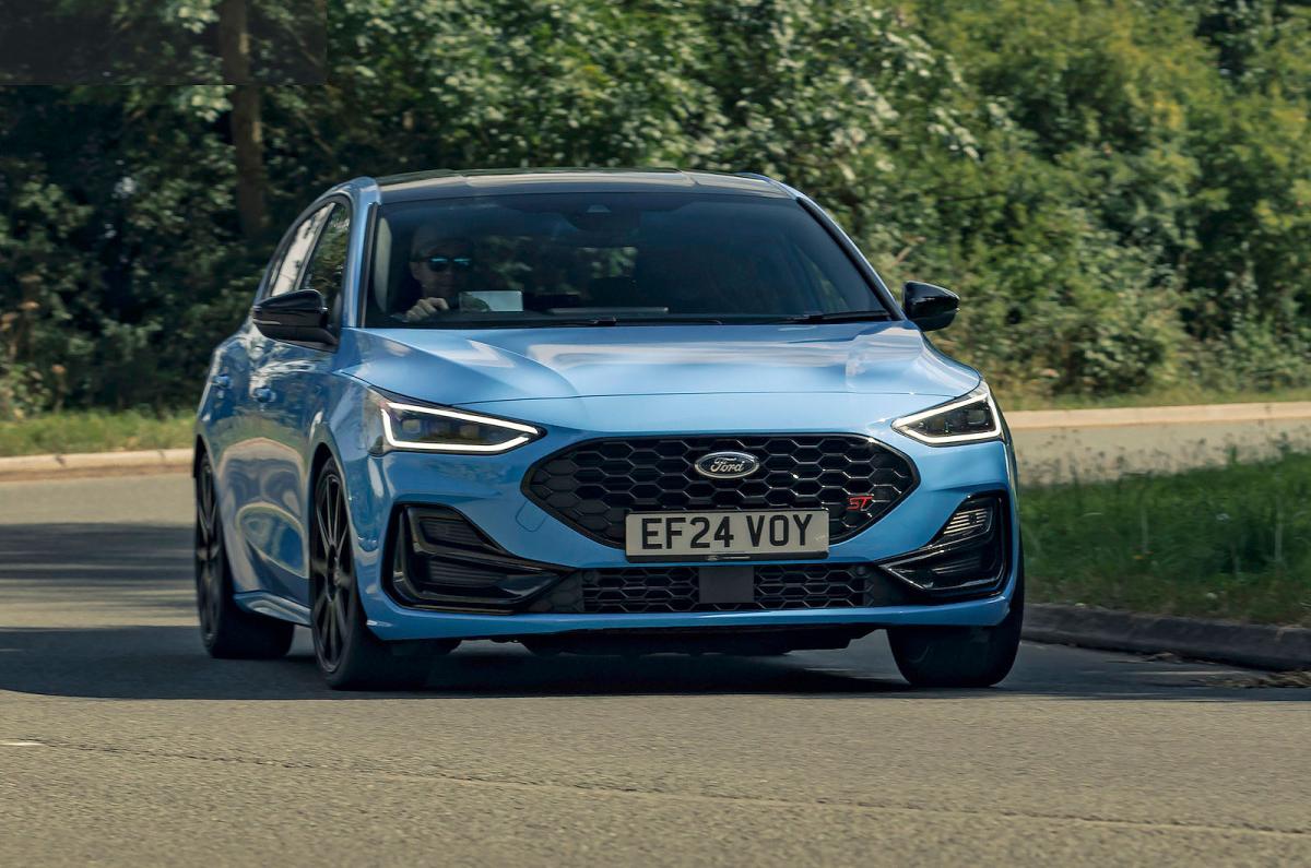 Ford Focus ST front driving