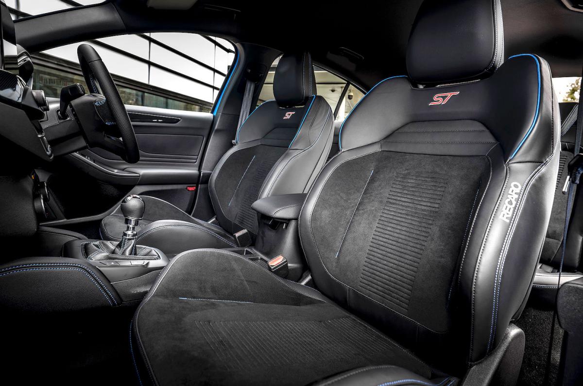 Ford Focus ST front seats