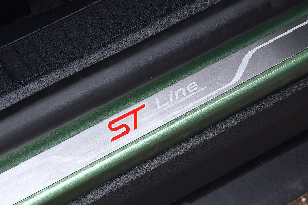 Ford Kuga ST Line kickplate