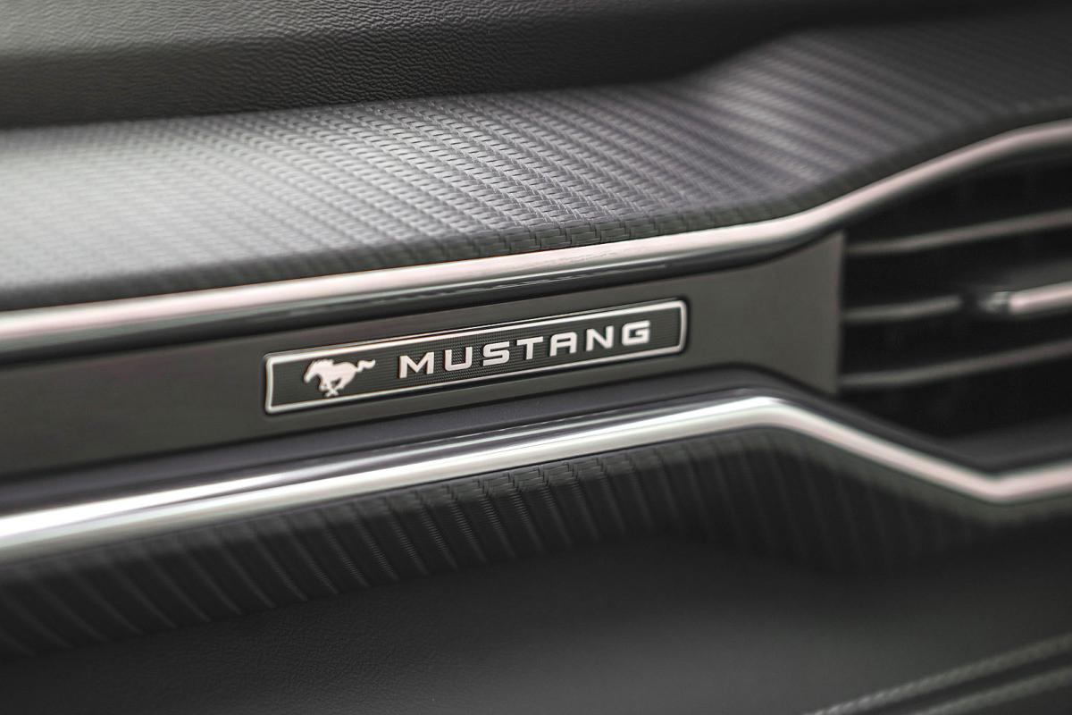 Ford Mustang Convertible dashboard detail