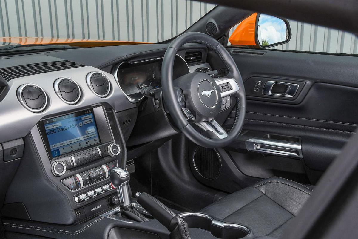 Used Ford Mustang interior dashboard