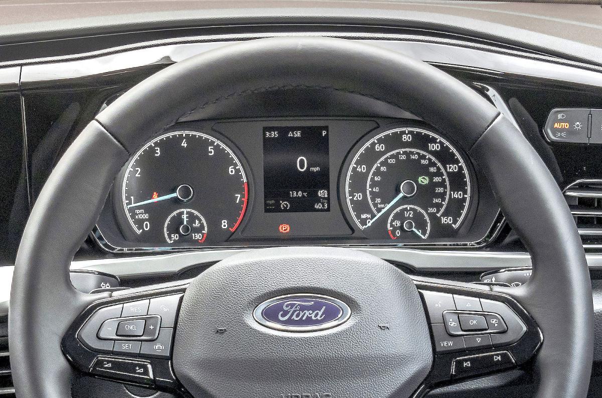 Ford Tourneo Connect driver display