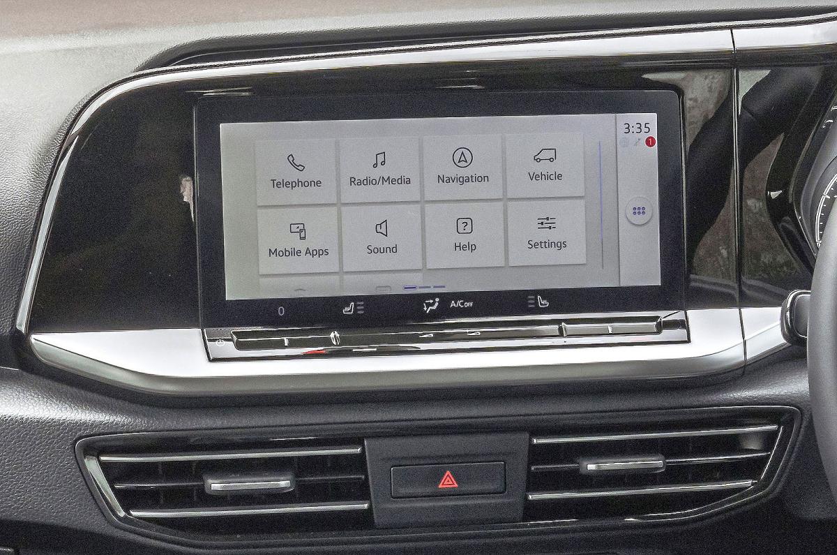 Ford Tourneo Connect interior infotainment