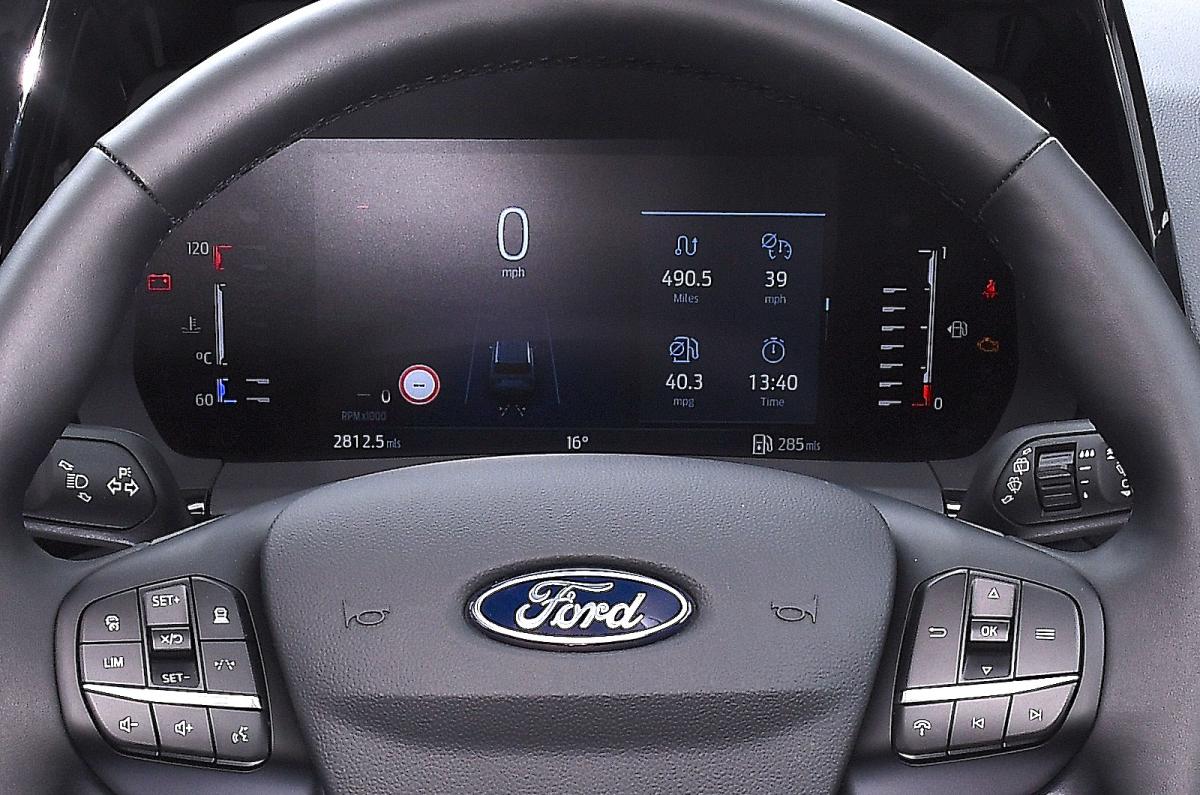 Ford Tourneo Courier driver display