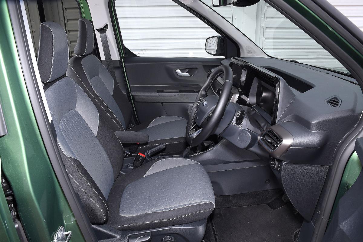 Ford Tourneo Courier front seats