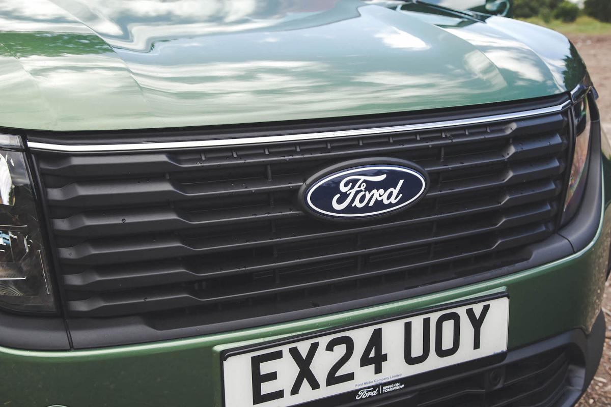 Ford Tourneo Courier grille