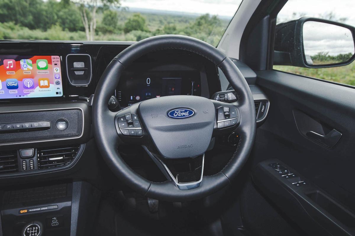 Ford Tourneo Courier steering wheel