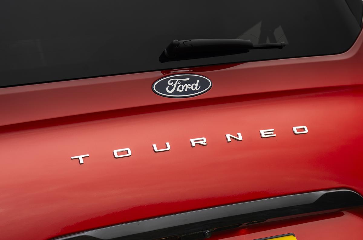 Ford Tourneo Custom rear badge