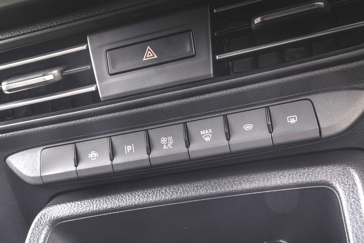 Ford Transit Connect SWB interior controls