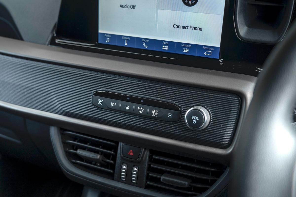 Ford Transit Courier air-con controls
