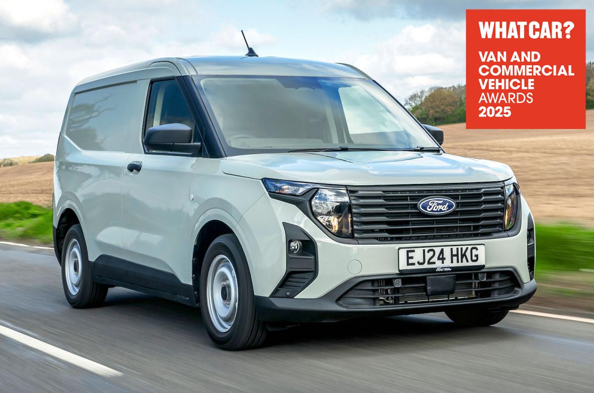 Ford Transit Courier front right driving