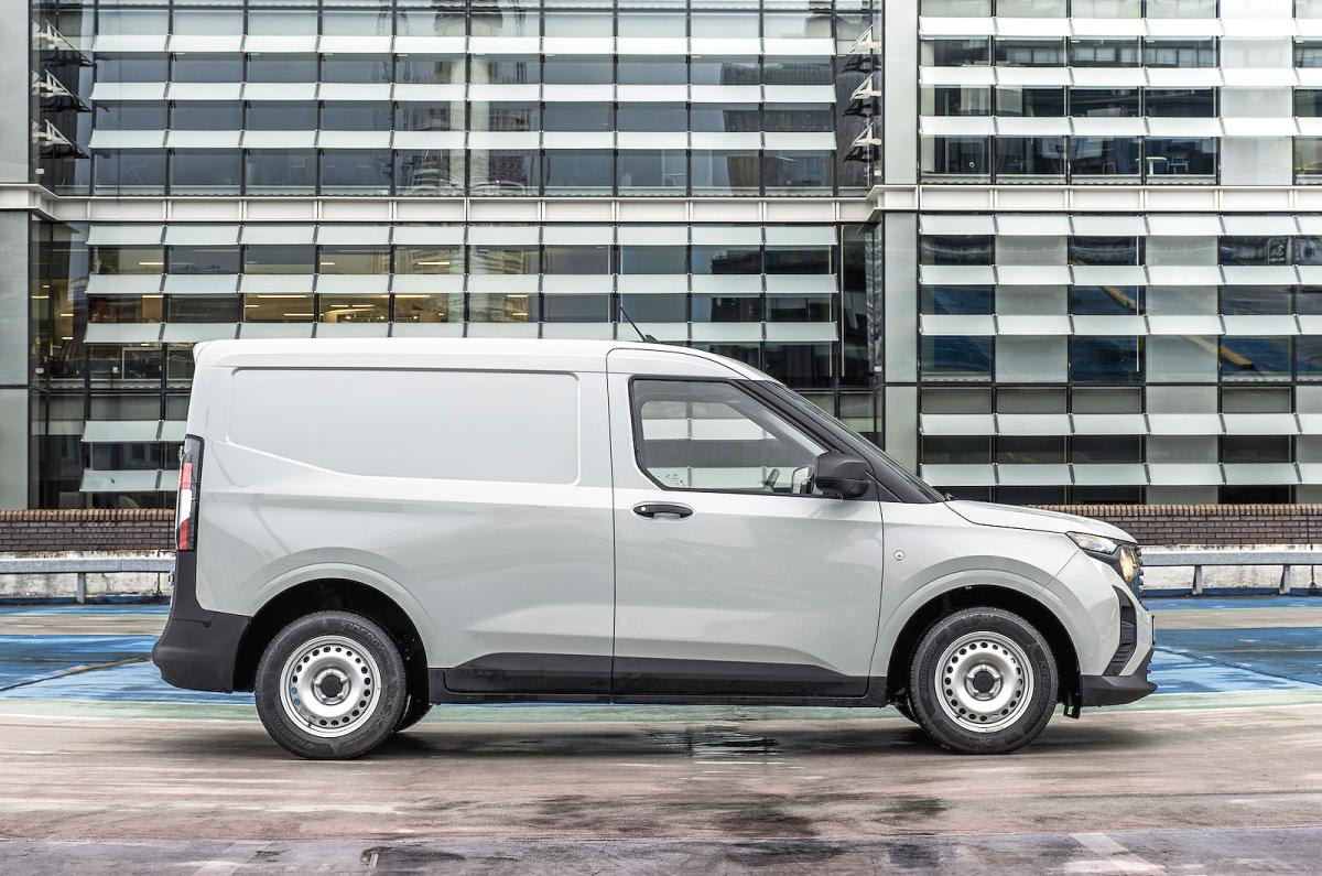 Ford Transit Courier right static