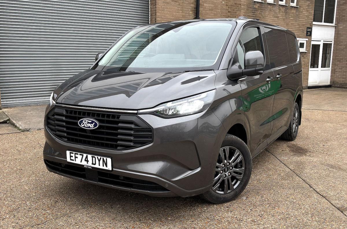 Ford Transit Custom PHEV front left static