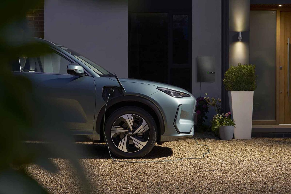 Geely EX5 charging