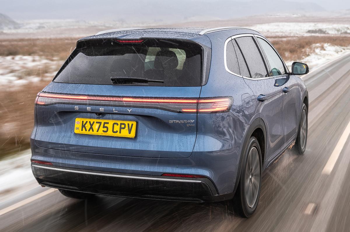 Geely Starray driving rear right