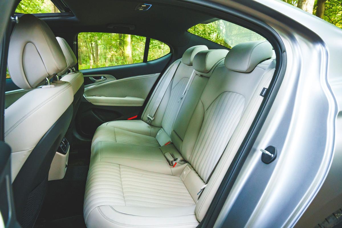 Genesis G70 interior back seats