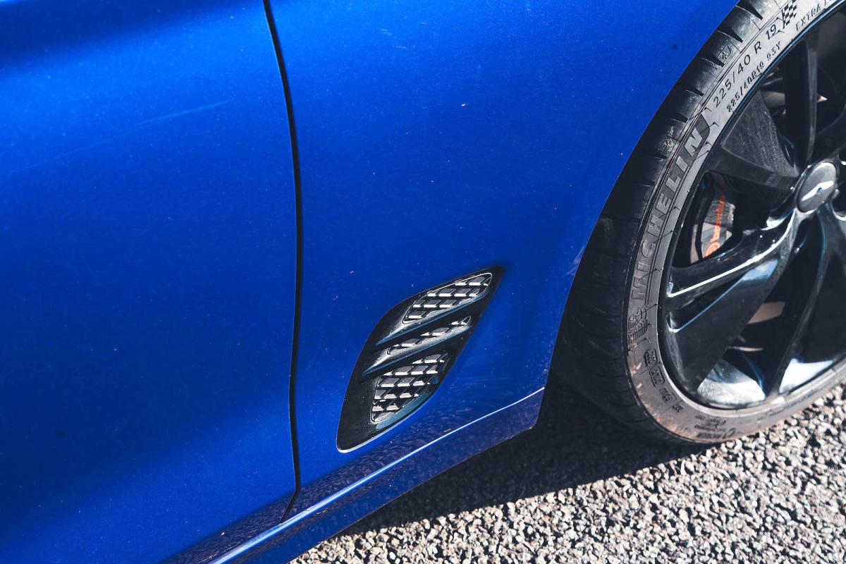 Genesis G70 Shooting Brake side detail