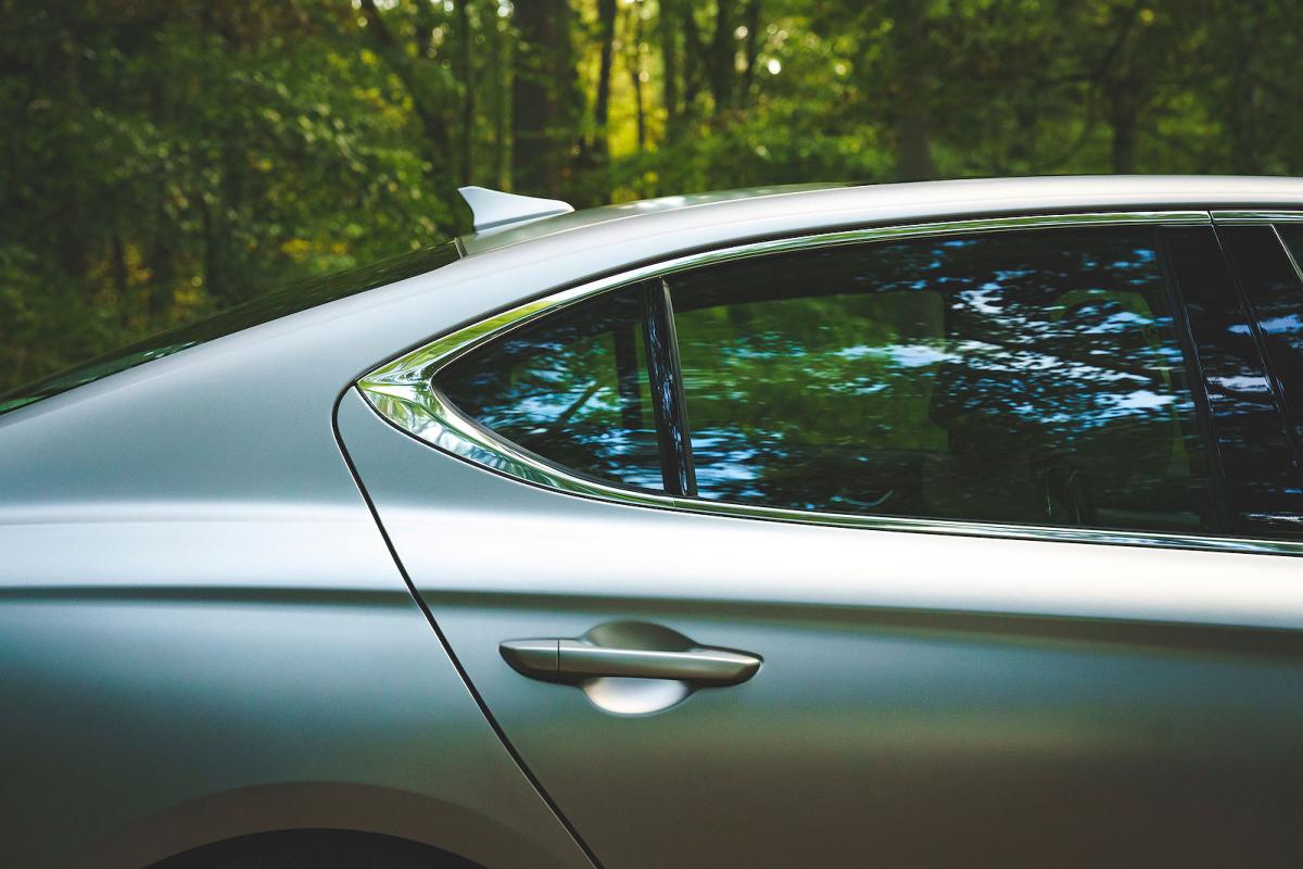 Genesis G70 side detail