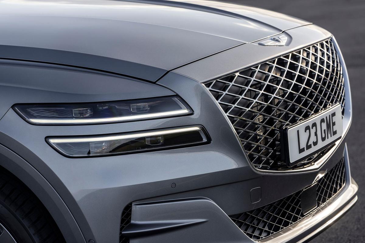 Genesis GV80 grille detail