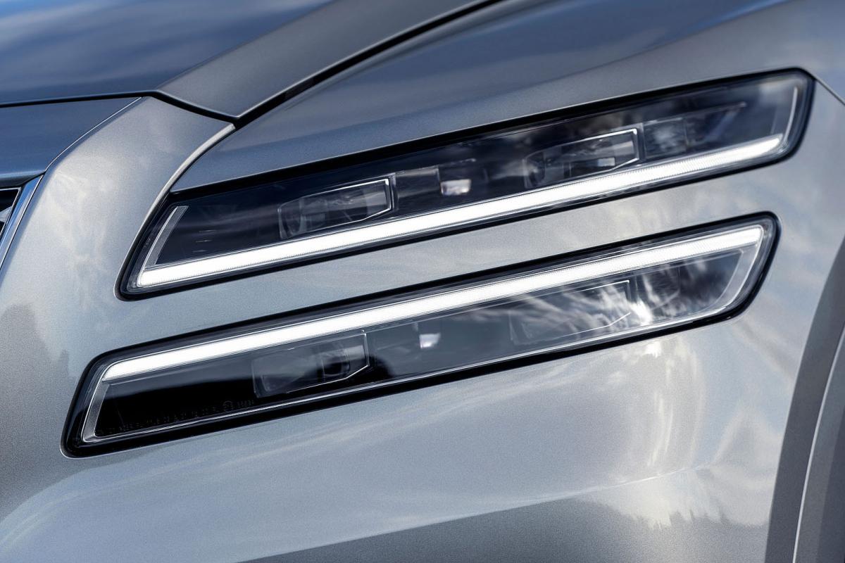 Genesis GV80 headlights detail