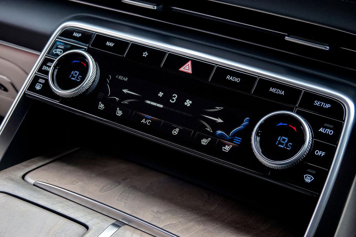 Genesis GV80 interior detail