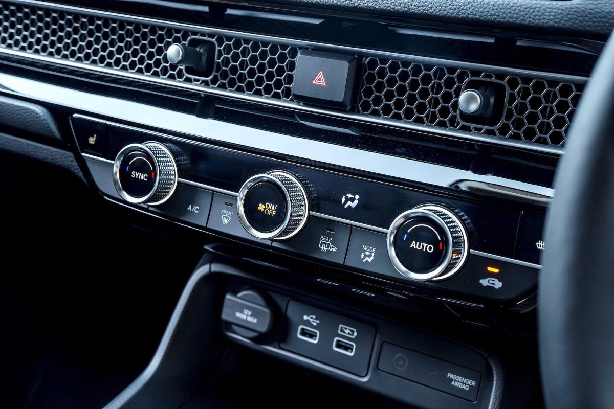 Honda Civic e:HEV air-con controls