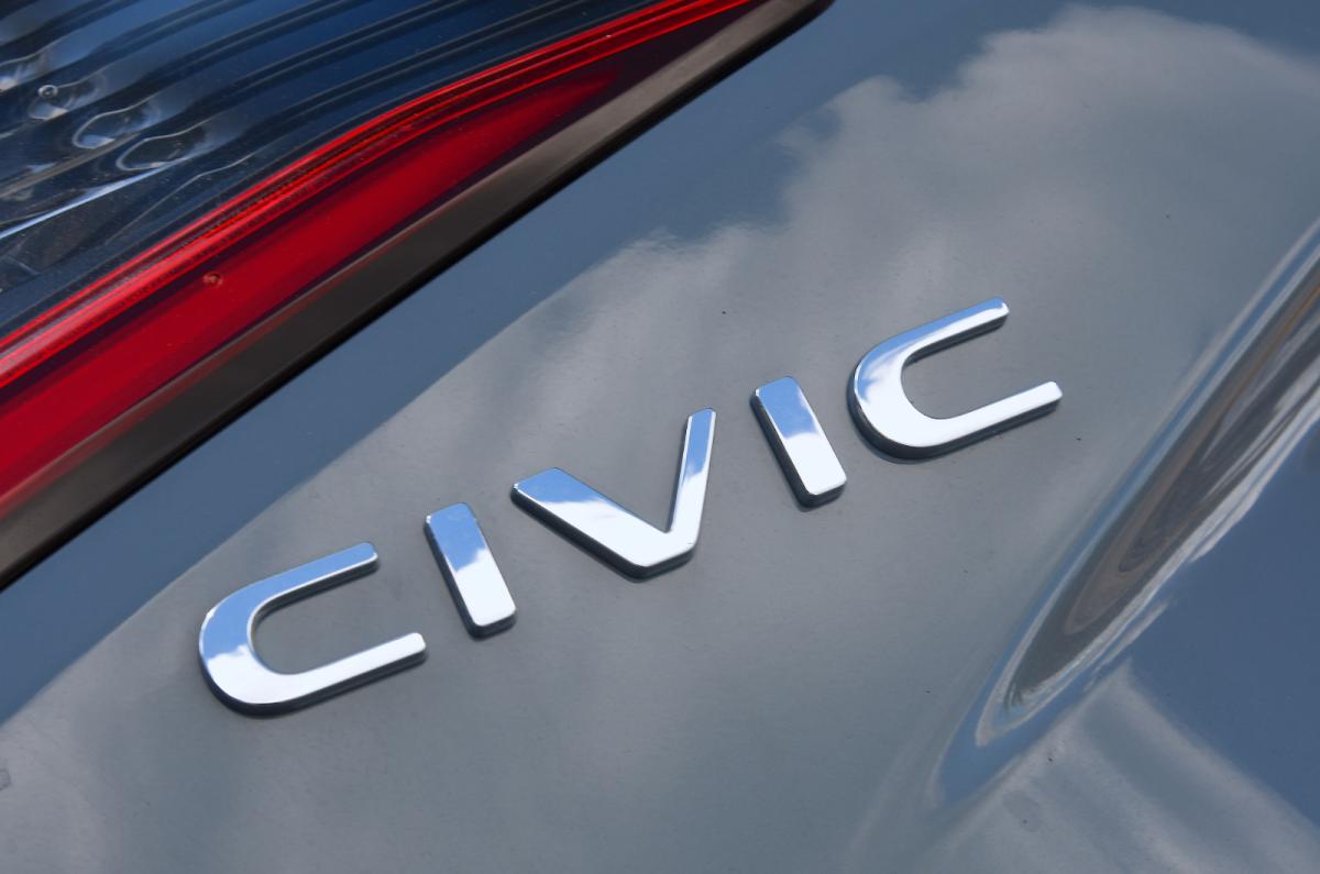 Honda Civic e:HEV badge detail