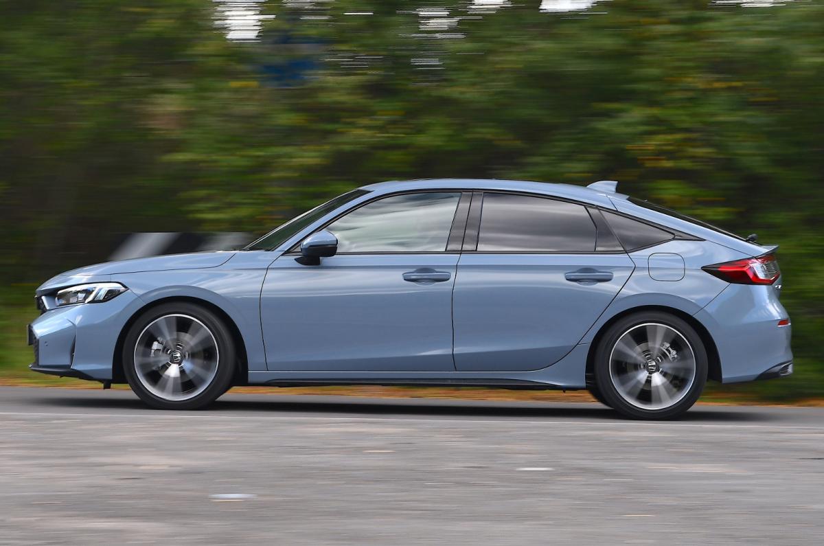 Honda Civic e:HEV driving left