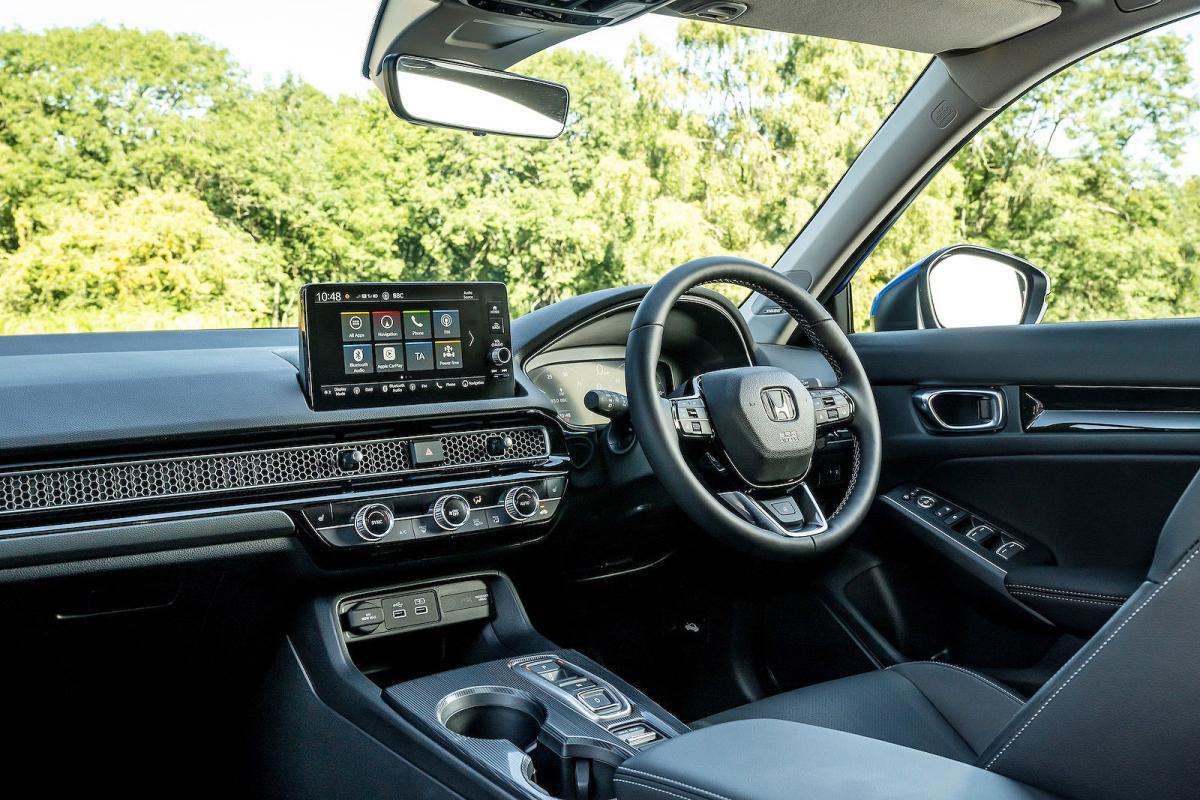 Honda Civic e:HEV front interior