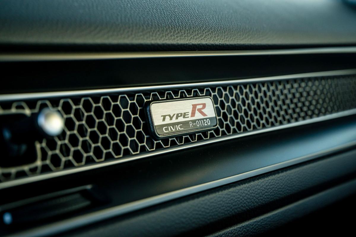 Honda Civic Type R interior dashboard detail