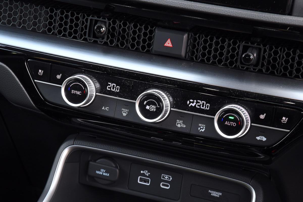 Honda CR-V air-con controls