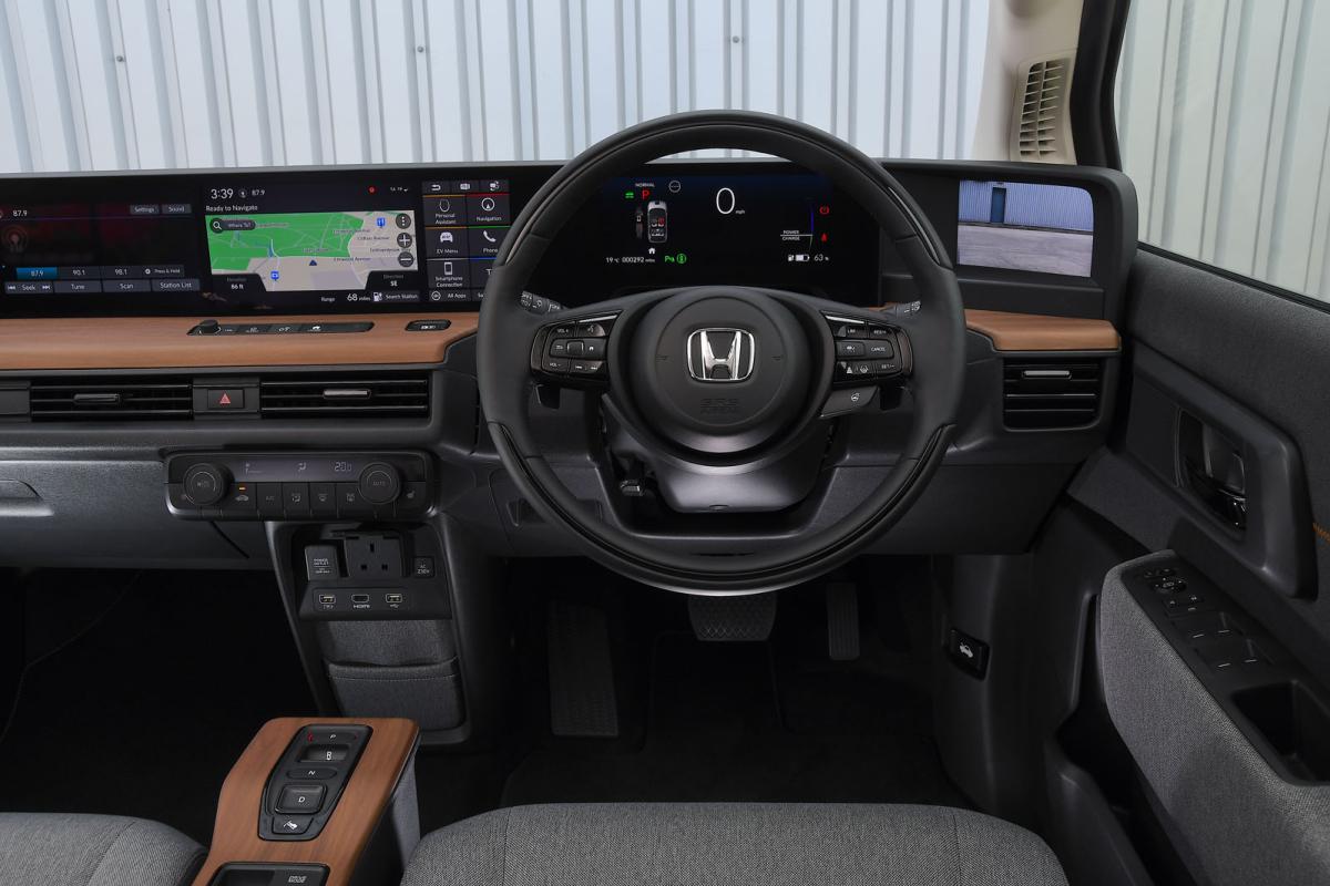 Honda e dashboard