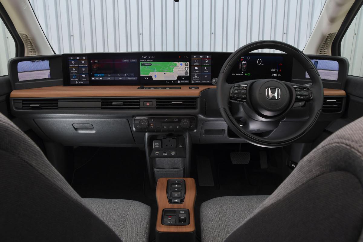 Honda e dashboard